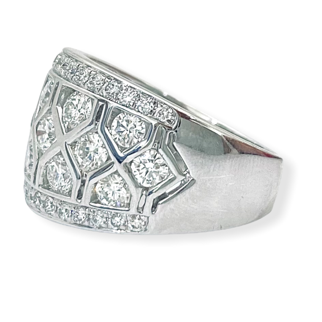 18K white gold lattice diamond band, angled view