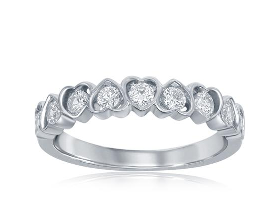 White gold heart-shaped bezel diamond band