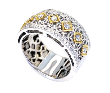 Two-tone gold diamond kite-motif band, angled view