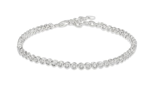 White gold bezel-set diamond tennis bracelet with lobster clasp