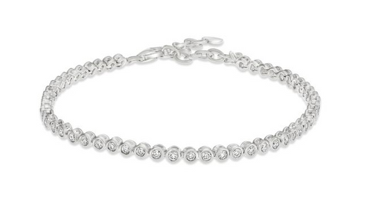 White gold bezel-set diamond tennis bracelet with lobster clasp