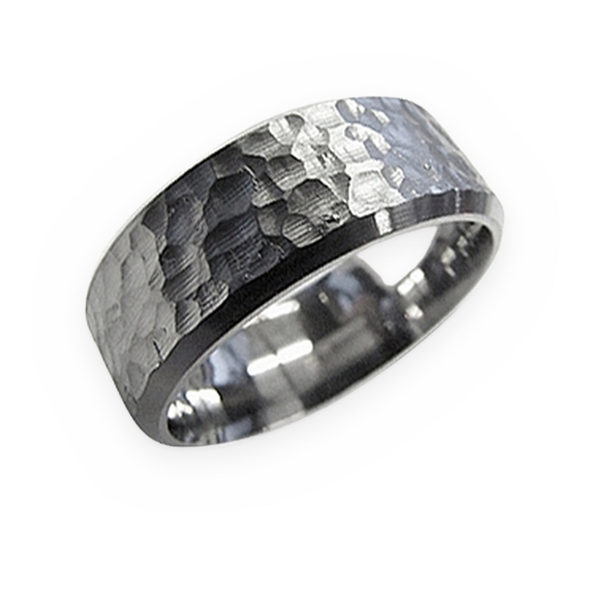 Men's band with hammered black center and polished edges